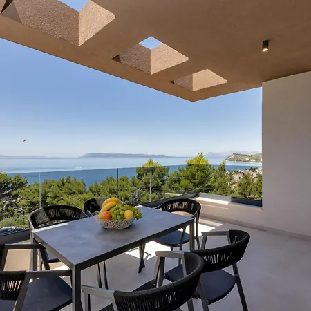 Blue Dream - La Luna Tučepi